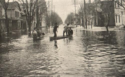 1904 - Broadway, Looking North
